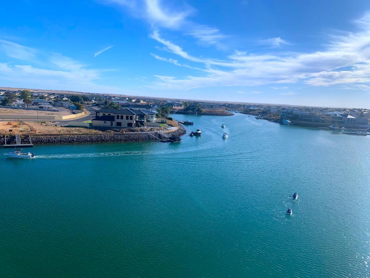 Wallaroo Marina Luxury Apartment ภายนอก รูปภาพ